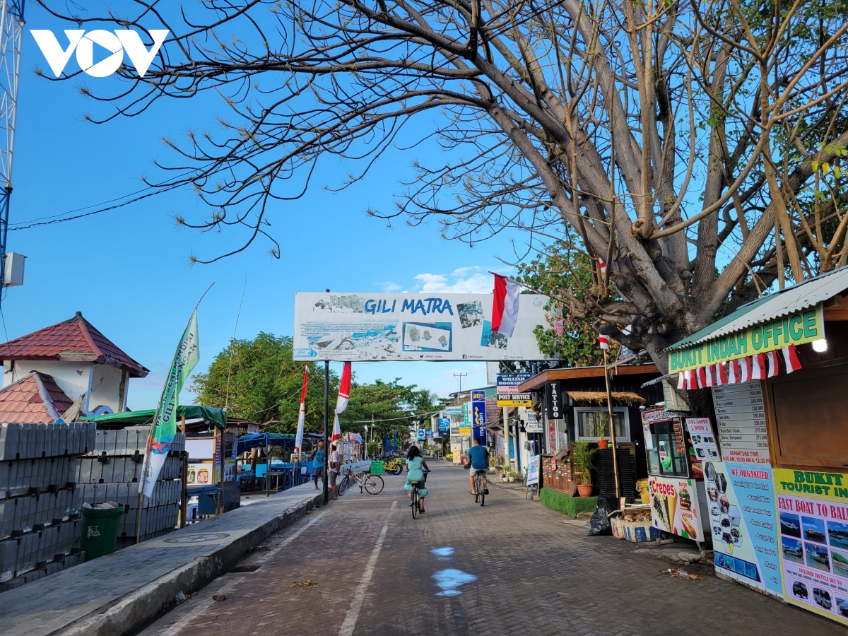 du khach quen loi ve o quan dao gili, indonesia hinh anh 2