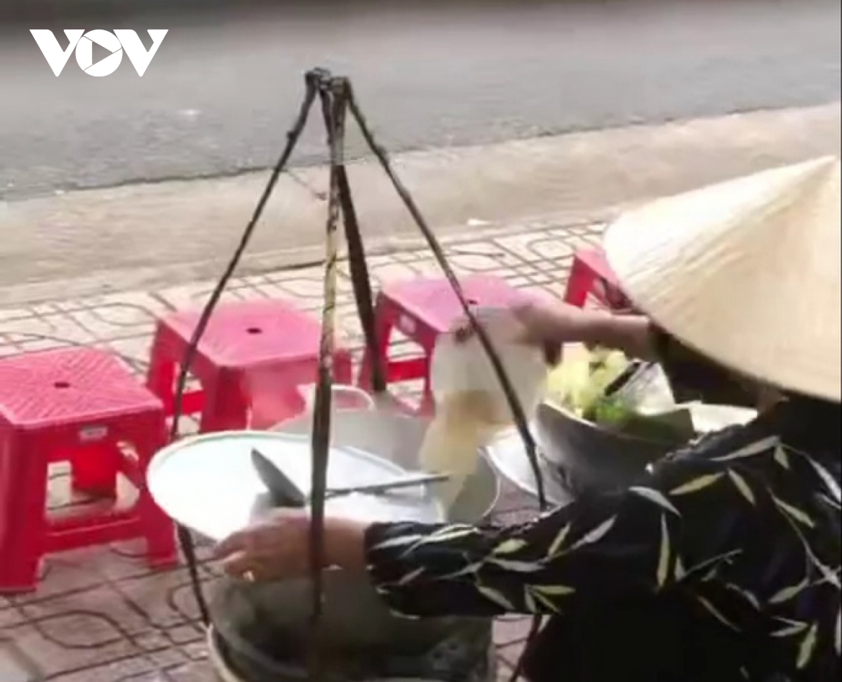 Xác minh thông tin người bán bún cá đổ thức ăn thừa vào nồi nước lèo