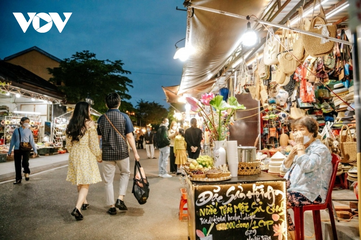 Khách du lịch đến Quảng Nam tăng 13 lần so với năm 2021