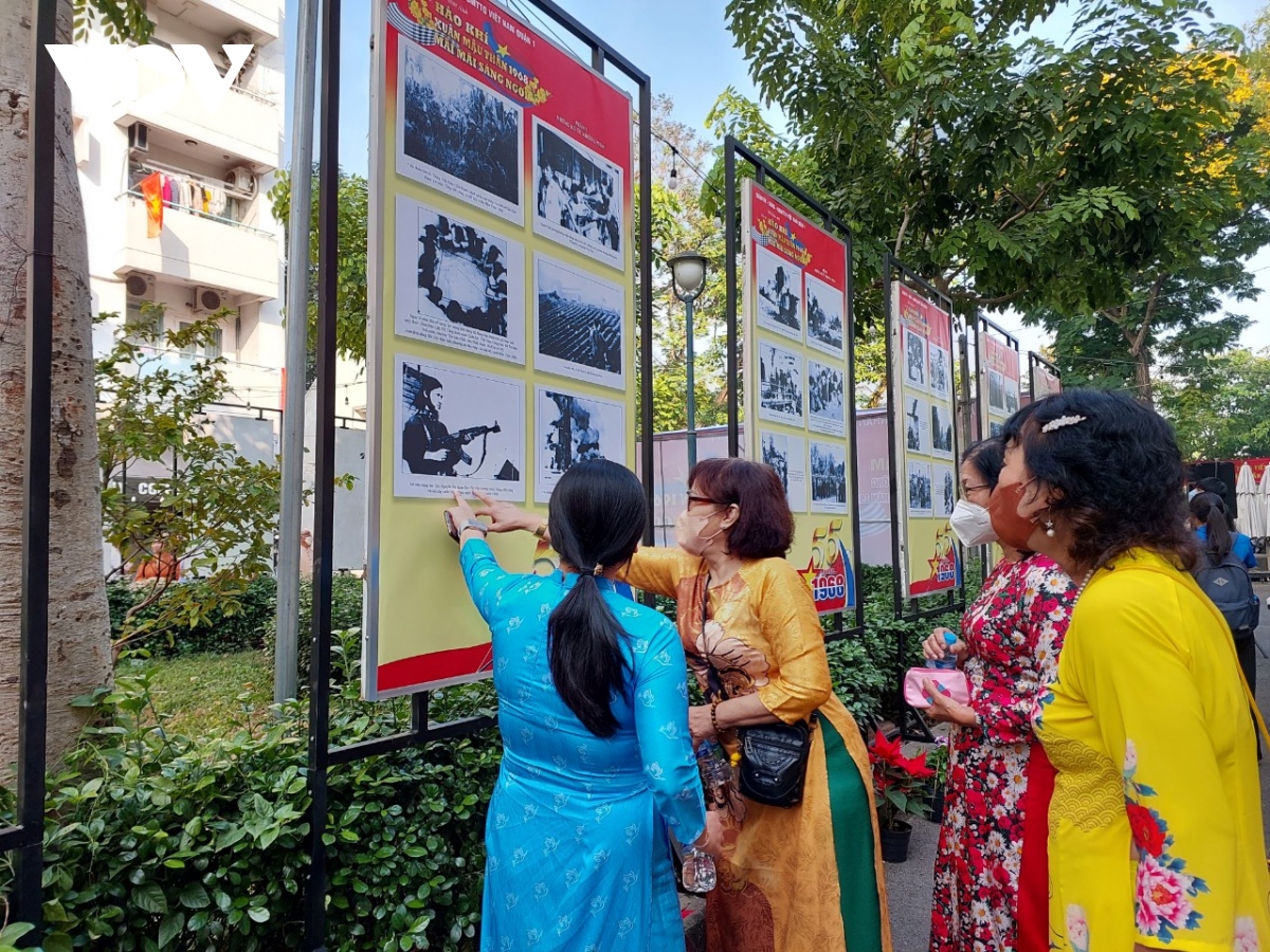 khai mac trien lam anh hao khi xuan mau than 1968 mai mai sang ngoi hinh anh 2