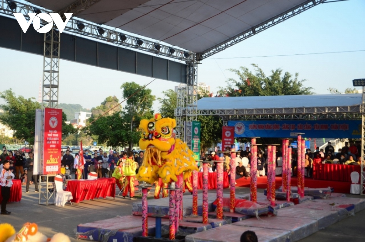 hang tram nguoi dan no nuc xem mua lan Dai hoi the thao toan quoc lan thu ix hinh anh 3