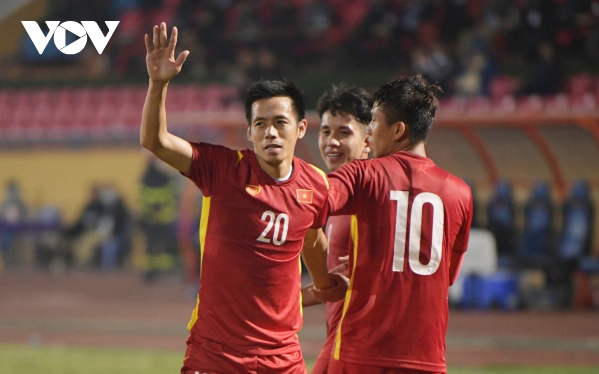 toan canh Dt viet nam chay da cho aff cup 2022 bang tran thang philippines hinh anh 13