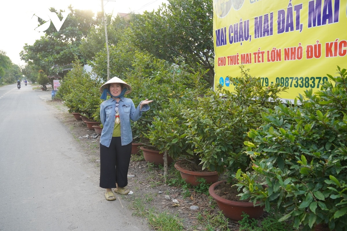 nguoi trong hoa tet o tp.hcm lao dao vi mua nang that thuong hinh anh 3