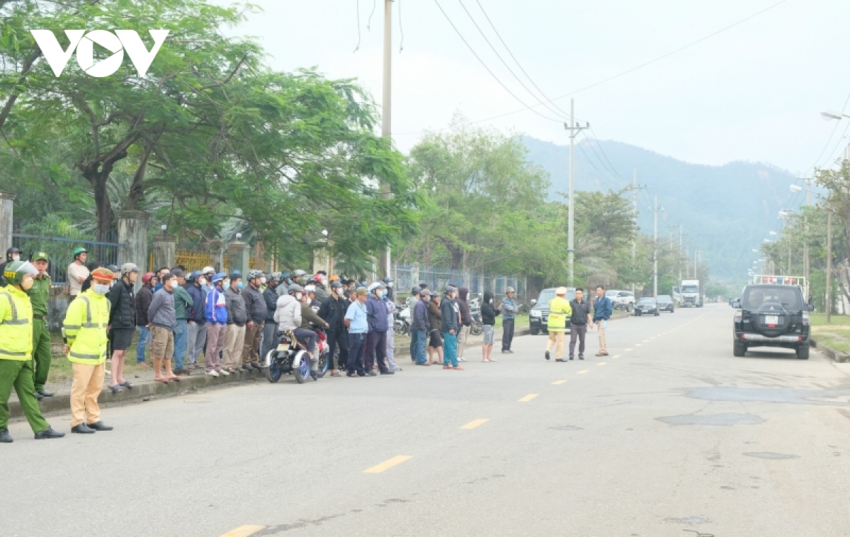 chay lon nha may nhua trong khu cong nghiep hoa khanh, Da nang hinh anh 10