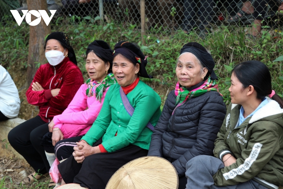 Doc dao bong da nu luc nong nhan cua chi em dan toc tay o luc yen, yen bai hinh anh 13