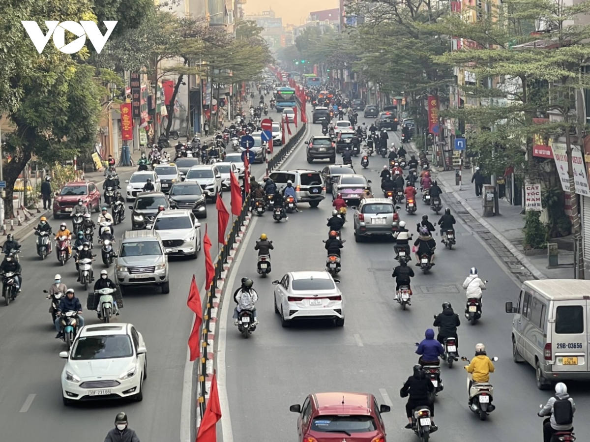 giao thong ha noi un tac nhe trong ngay dau tuan sau ky nghi tet hinh anh 12