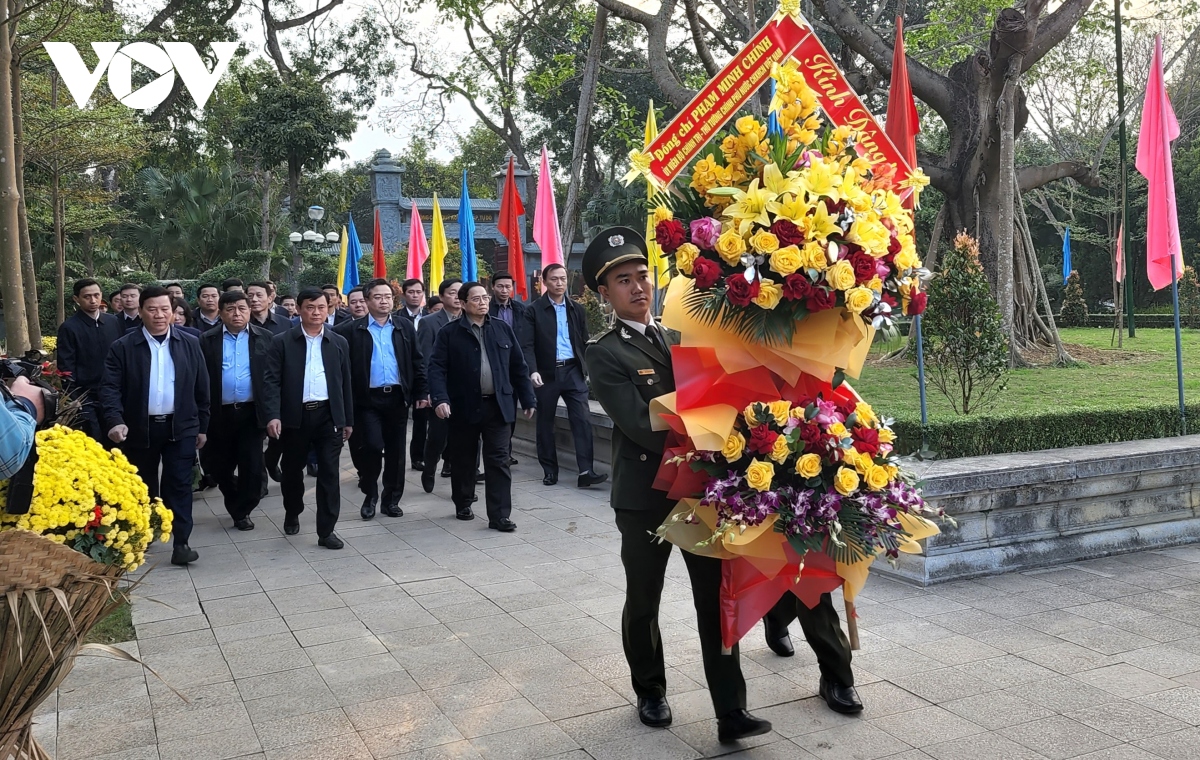 thu tuong pham minh chinh dang huong tuong niem bac ho tai nghe an hinh anh 3