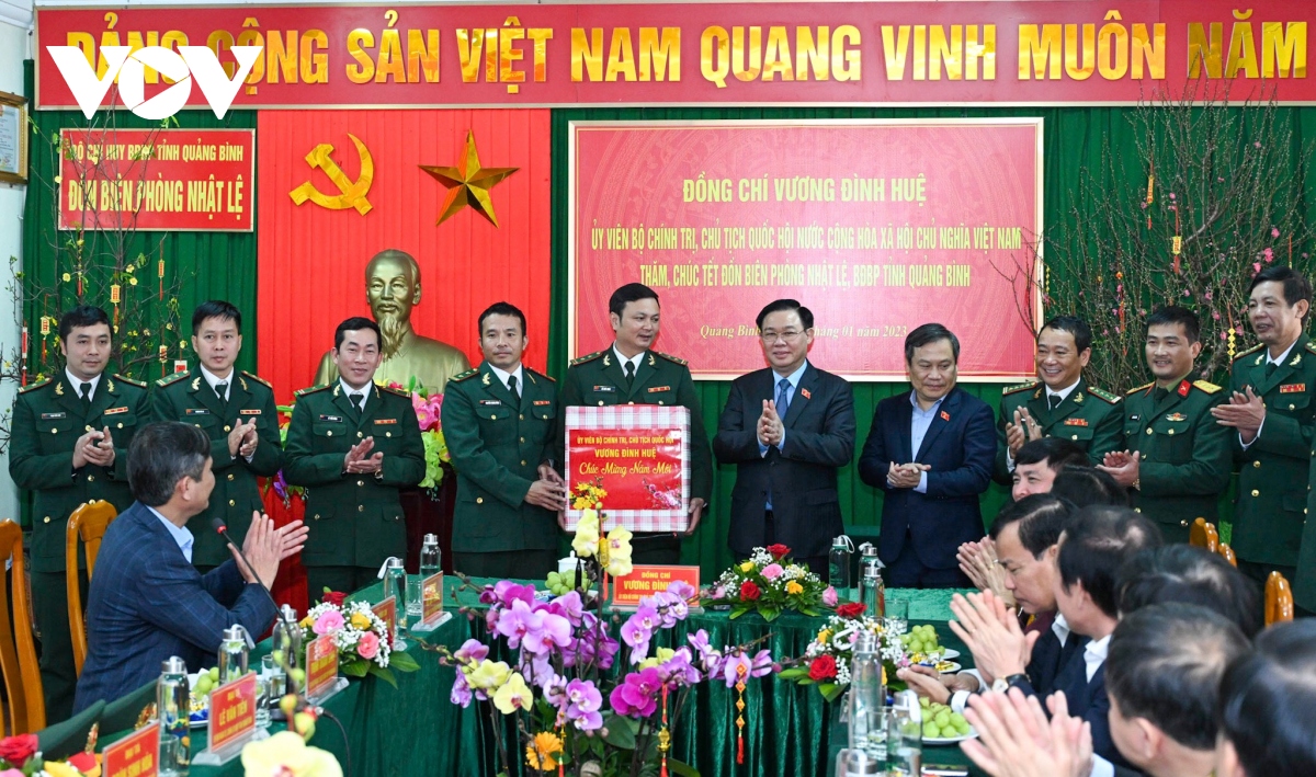 chủ tịch quốc hội vương Đình huệ thăm Đồn biên phòng nhật lệ hình ảnh 3 chu tich quoc hoi vuong Dinh hue tham Don bien phong nhat le hinh anh 3
