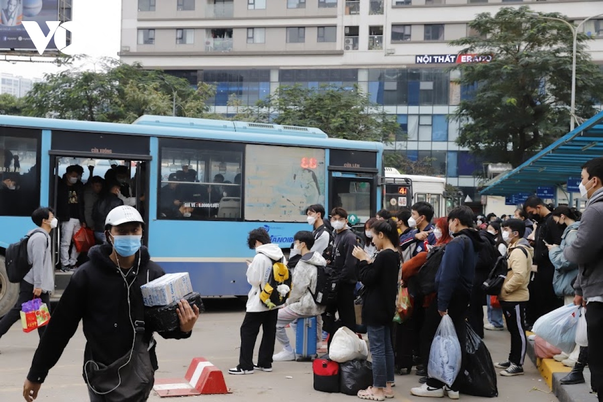 cua ngo thu do, ben xe dong nghet nguoi ngay cuoi ky nghi tet duong lich hinh anh 8