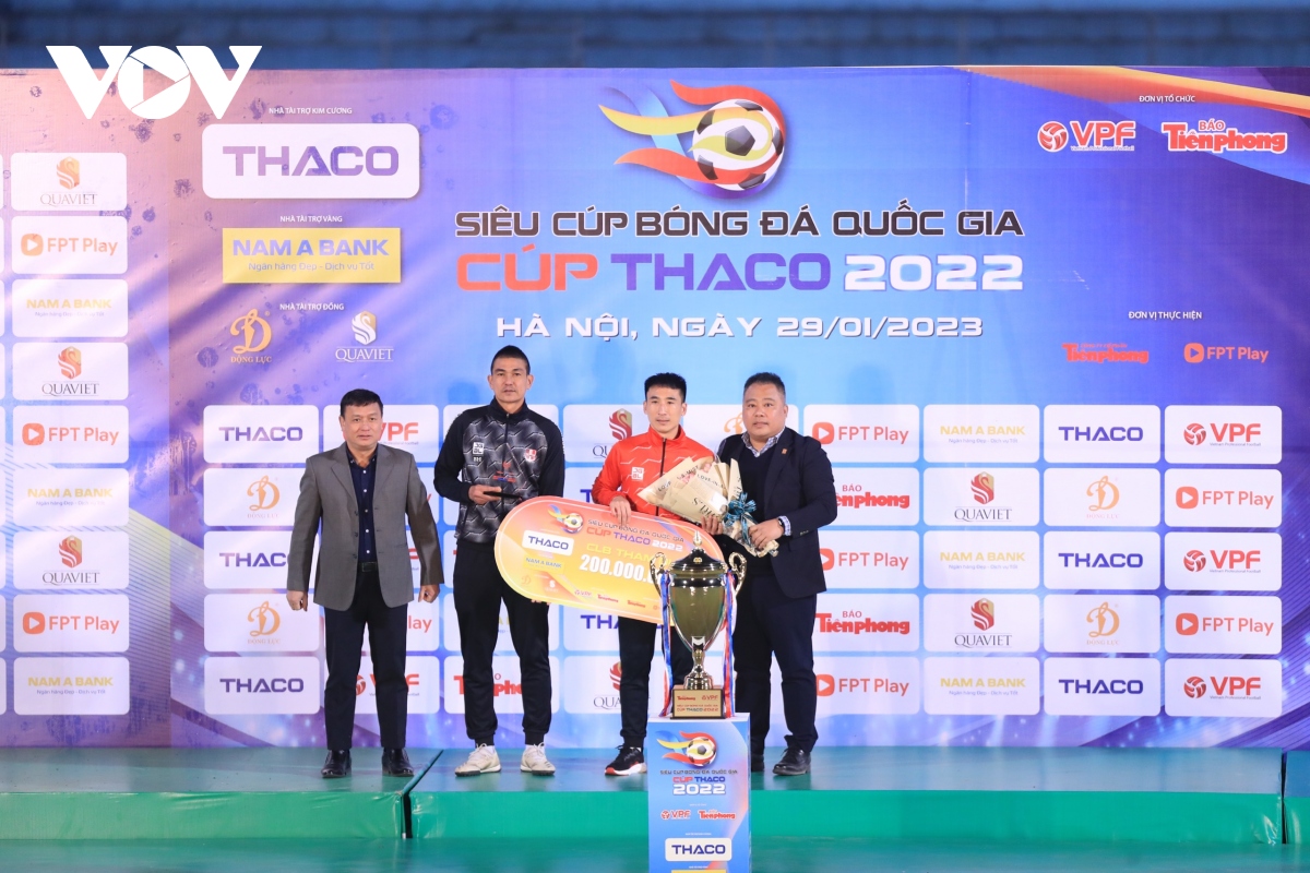 dan sao ha noi fc nhi nhanh an mung chuc vo dich sieu cup quoc gia 2022 hinh anh 4