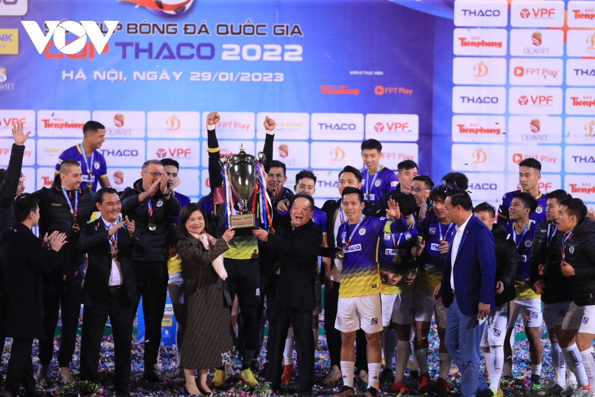 dan sao ha noi fc nhi nhanh an mung chuc vo dich sieu cup quoc gia 2022 hinh anh 8