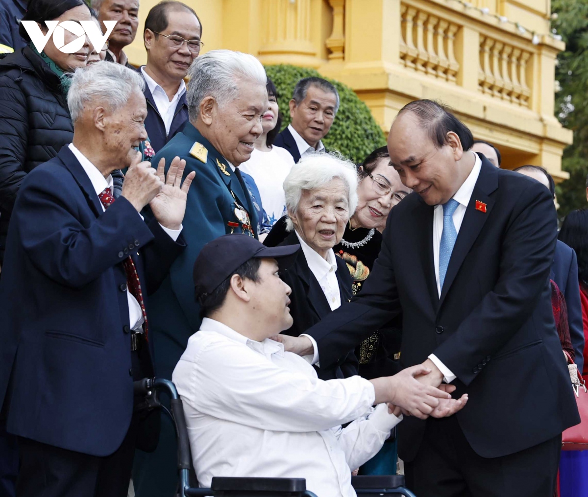 lan toa nhung tam long nhan ai, khong de ai bi bo lai phia sau hinh anh 3