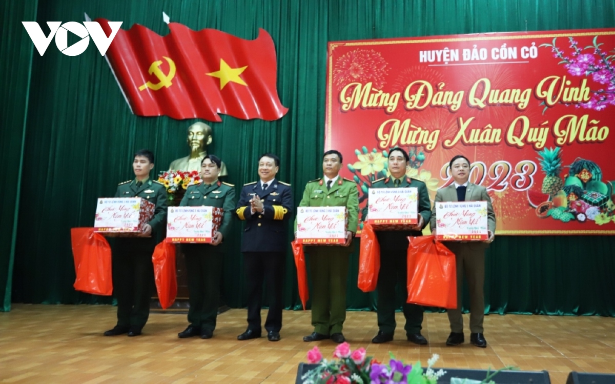 vung 3 hai quan tham va chuc tet quan, dan huyen dao con co, tinh quang tri hinh anh 1