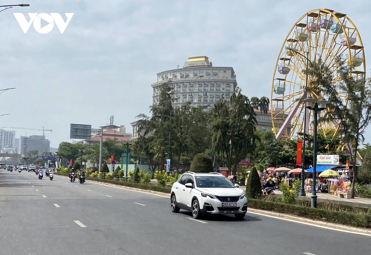 bai tam o ba ria vung tau vang khach ngay dau nam hinh anh 2