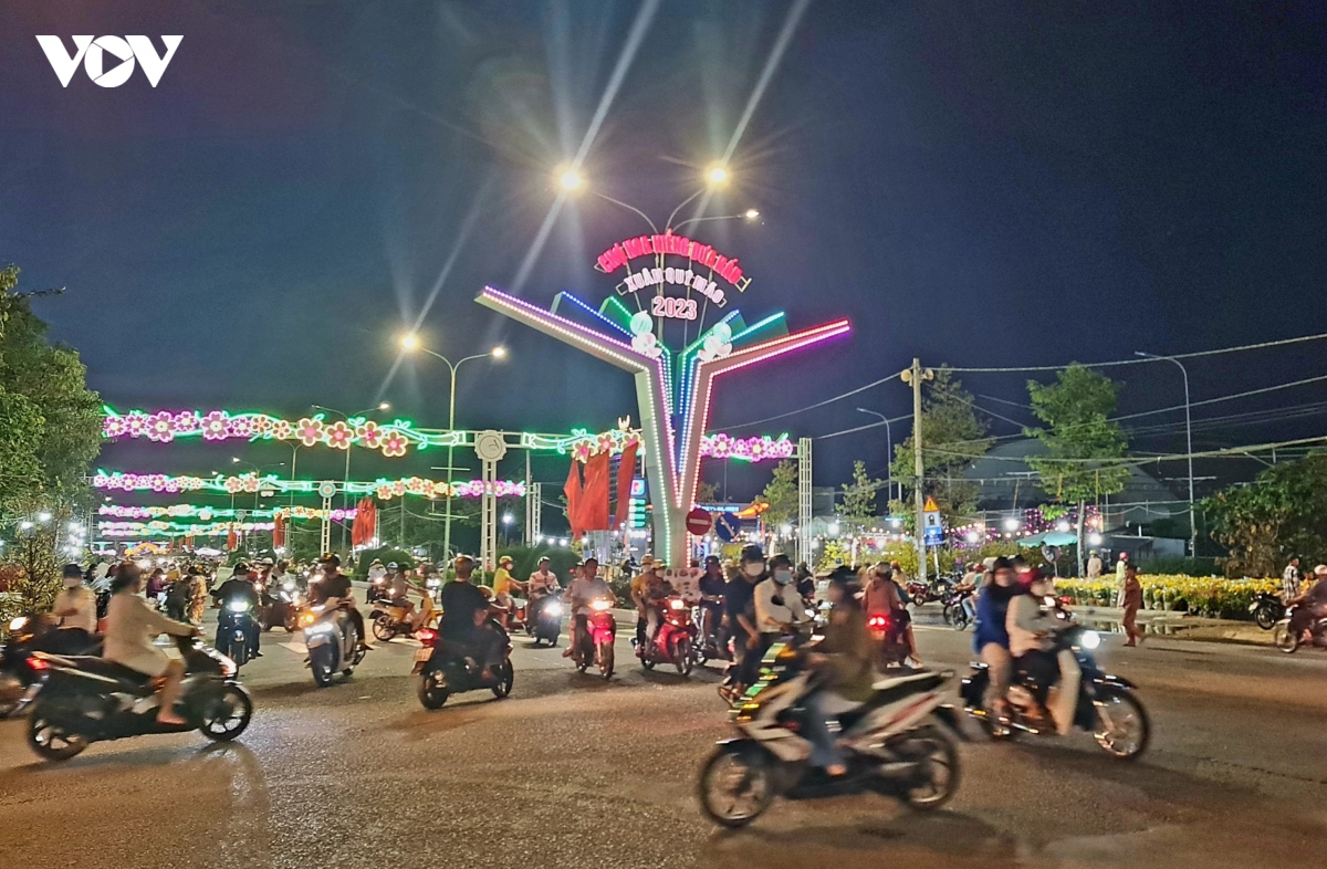 ca nuoc han hoan don nam moi quy mao 2023 xuan viet bung tri viet hinh anh 35