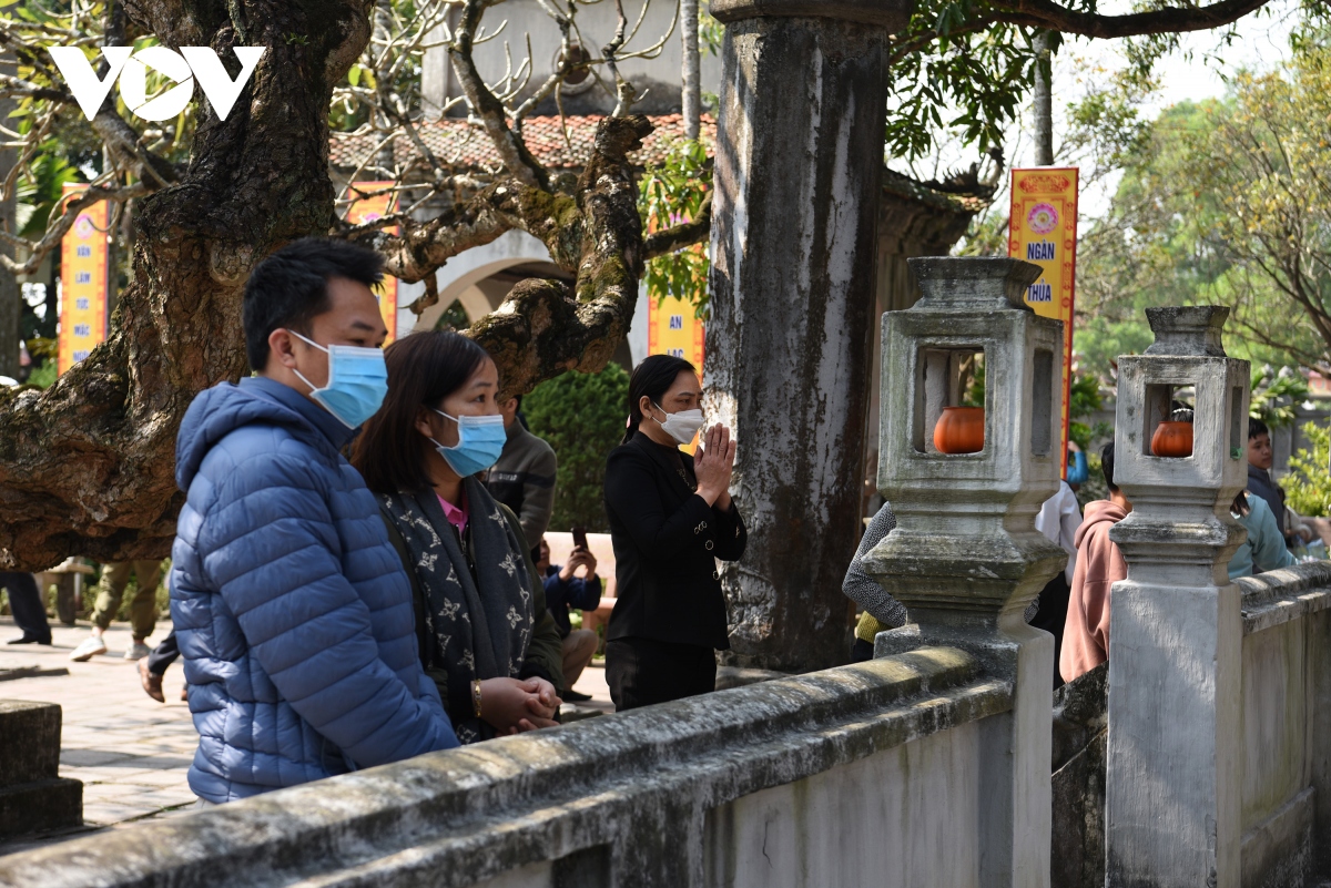 hang nghin nguoi no nuc do ve Den tran du xuan hinh anh 12