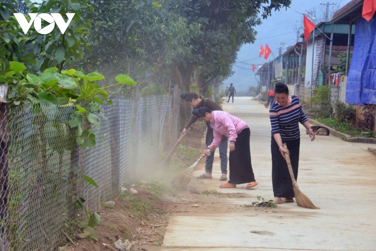 Sản xuất thắng lợi, người dân tái định cư Tân Lập hồ hởi đón Tết