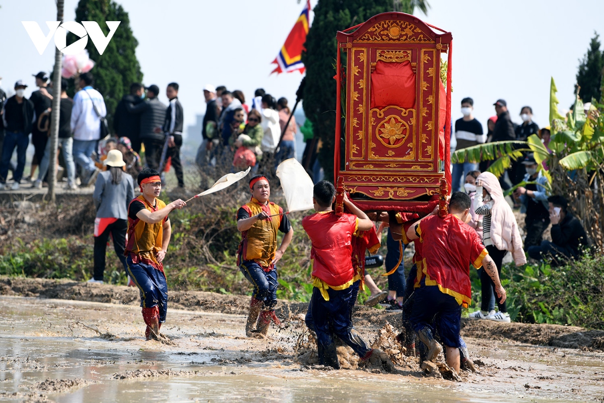 trai trang dam minh ruoc kieu duoi nuoc hang gio tai thai binh hinh anh 11