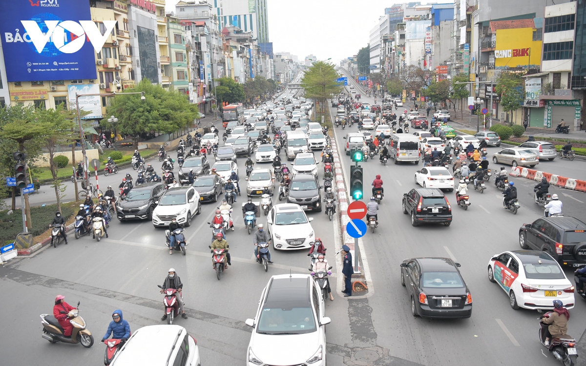 giao thong ha noi thong thoang trong ngay dau tien di lam sau ky nghi tet hinh anh 5