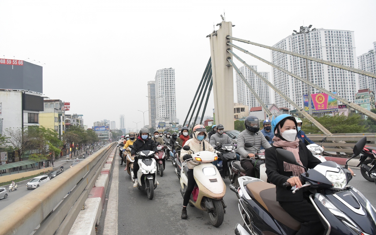 giao thong ha noi thong thoang trong ngay dau tien di lam sau ky nghi tet hinh anh 8