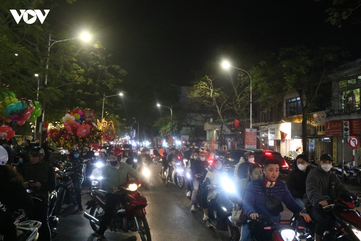 ca nuoc han hoan don nam moi quy mao 2023 xuan viet bung tri viet hinh anh 111