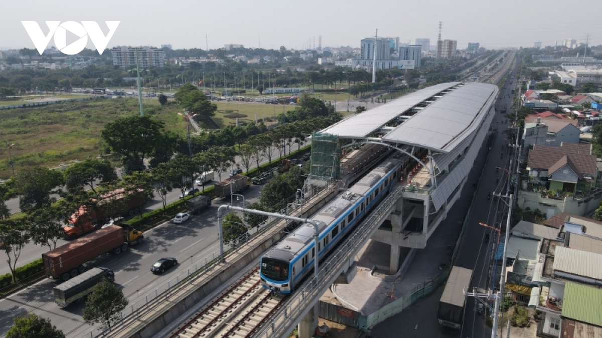 ra quan dau nam tren tuyen metro so 1 tp.hcm hinh anh 8