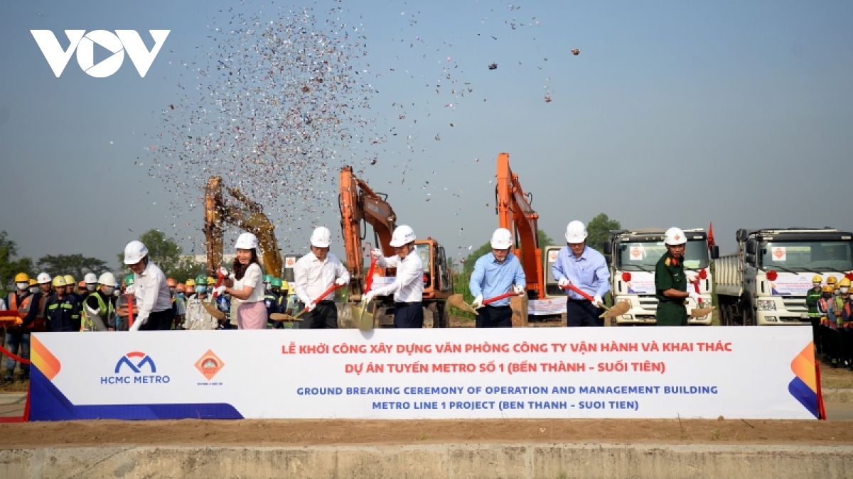 ra quan dau nam tren tuyen metro so 1 tp.hcm hinh anh 1