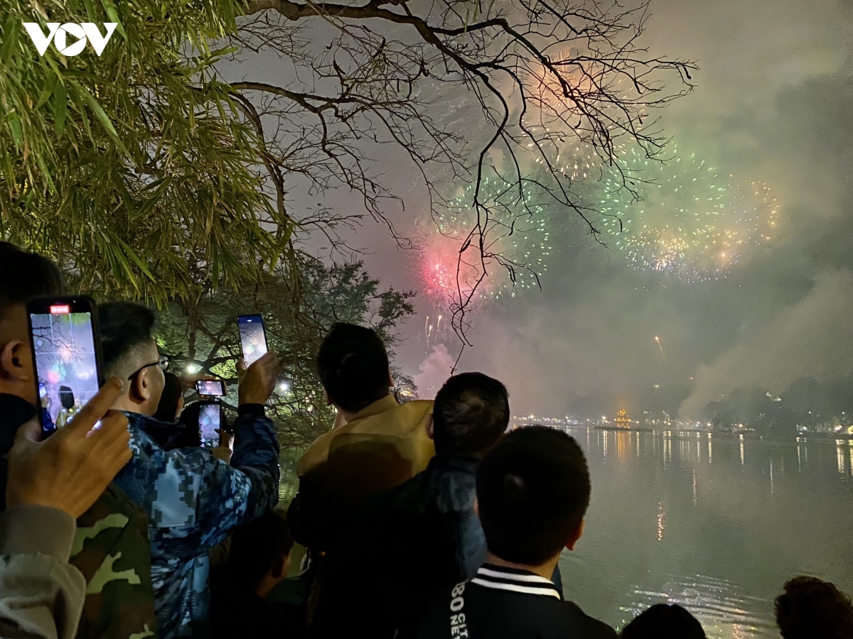 ca nuoc han hoan don nam moi quy mao 2023 xuan viet bung tri viet hinh anh 181