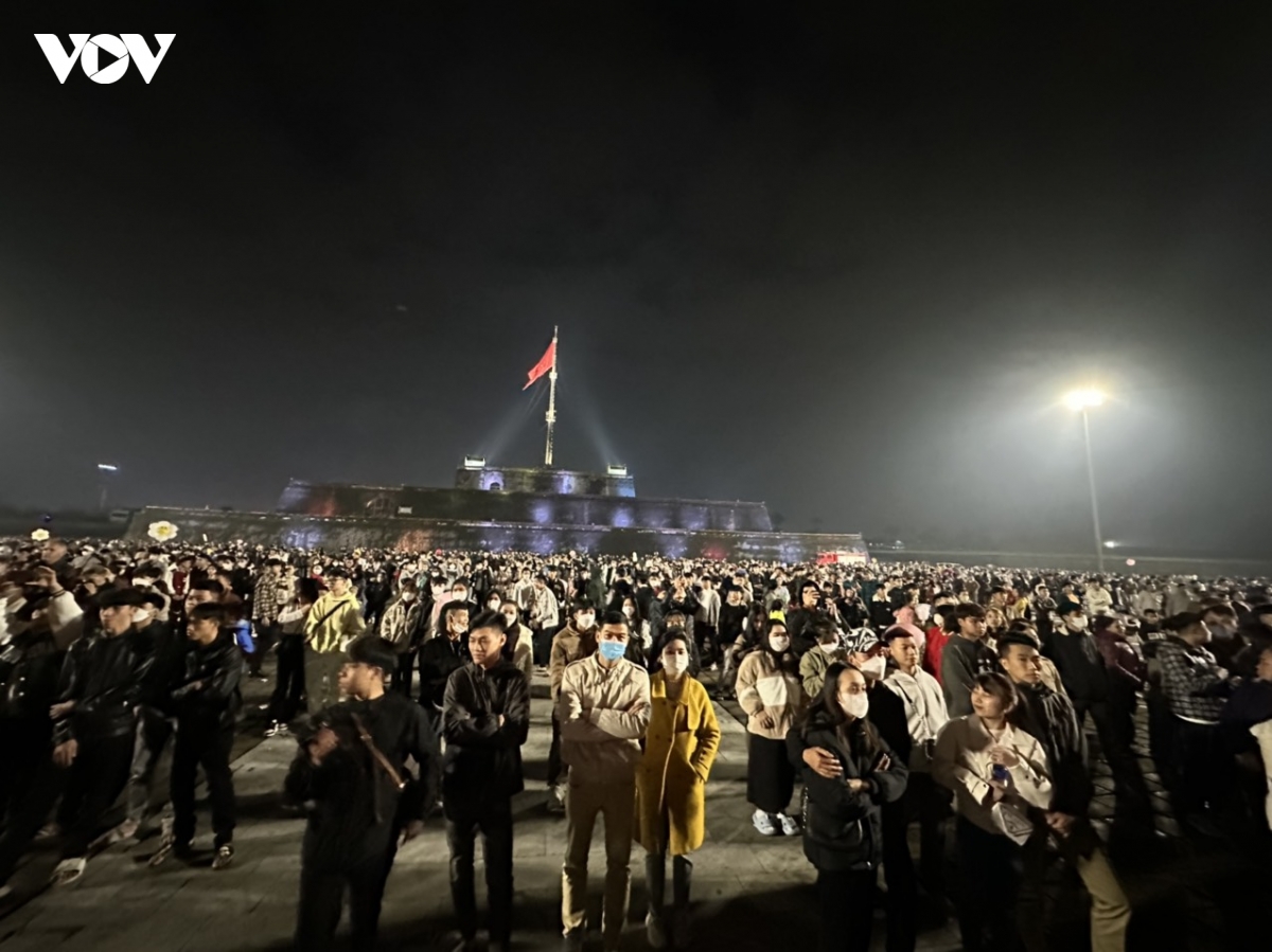 ca nuoc han hoan don nam moi quy mao 2023 xuan viet bung tri viet hinh anh 157