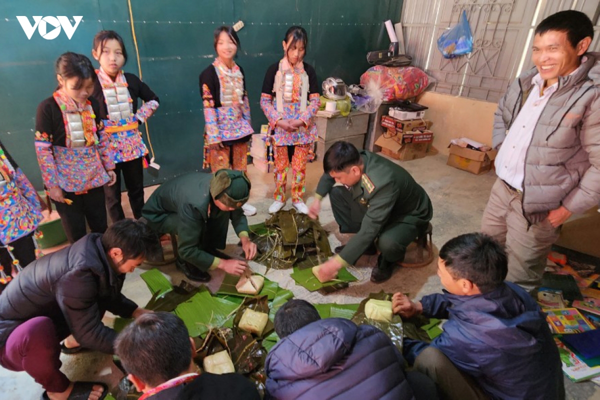 ca nuoc han hoan don nam moi quy mao 2023 xuan viet bung tri viet hinh anh 17