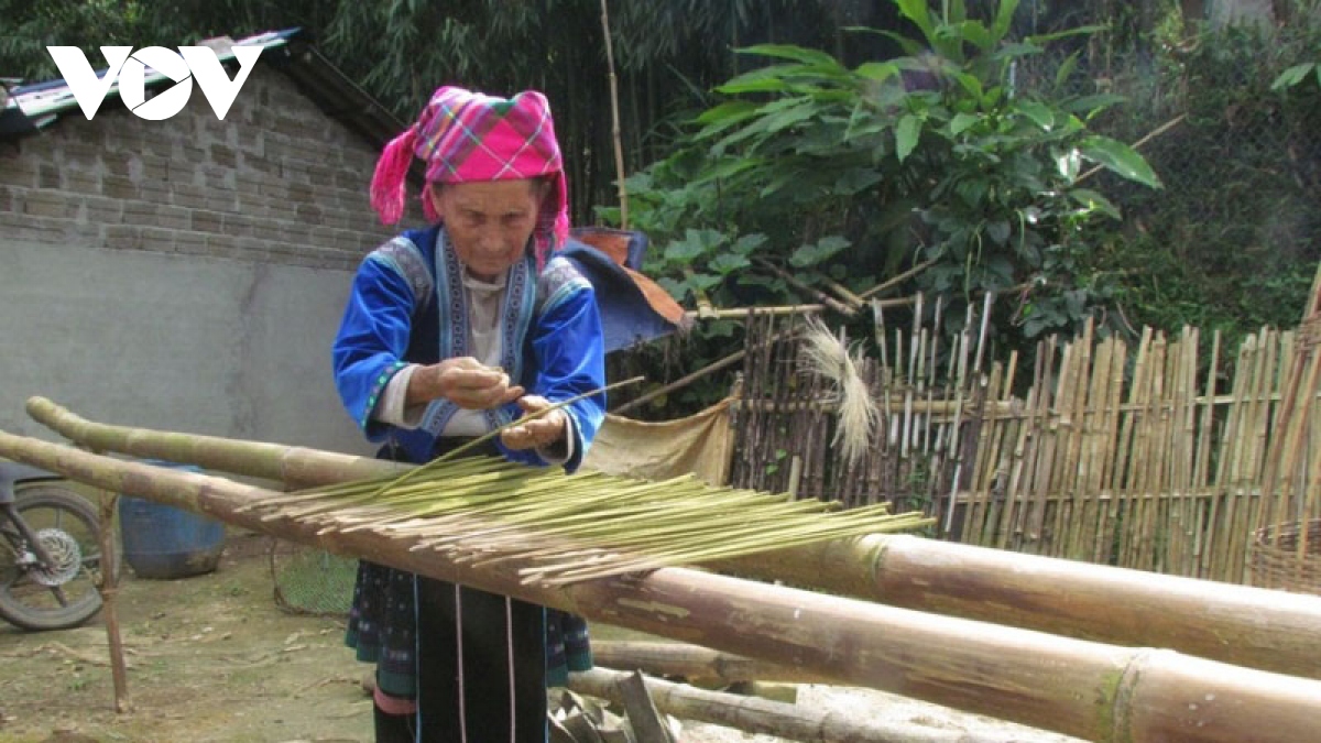 Dong bao mong son la co nghe lam huong nhang tho hinh anh 1