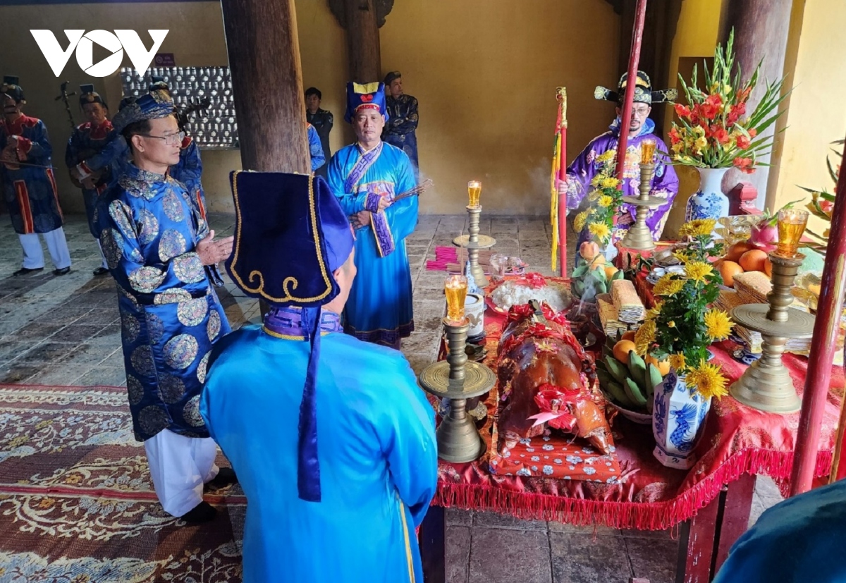 le ha neu va khai an tai khu di san hoang cung hue hinh anh 2