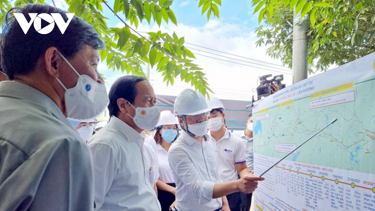 mo duong lon dua tay nguyen toi tuong lai kinh te xanh hinh anh 1