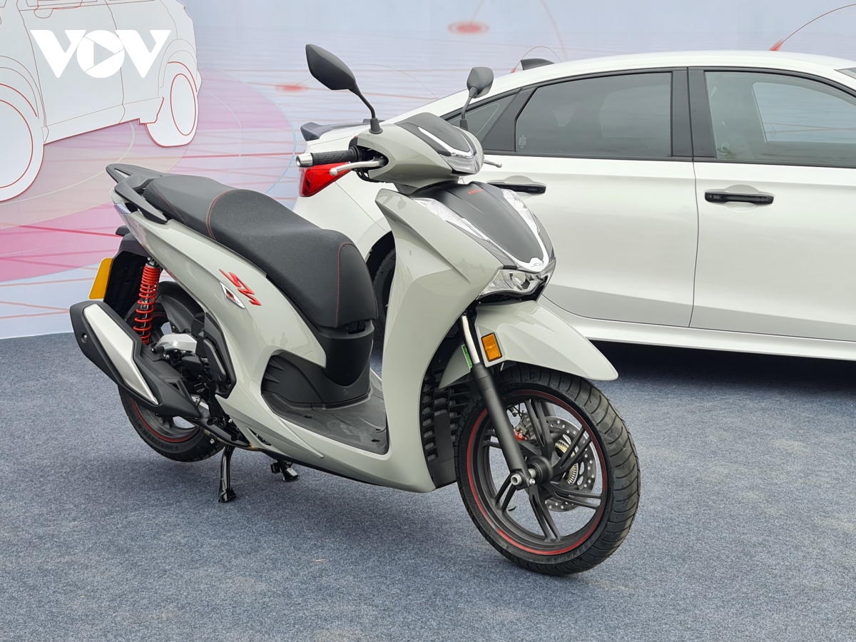 Honda SH350i 2023 thêm màu mới, giá giữ nguyên
