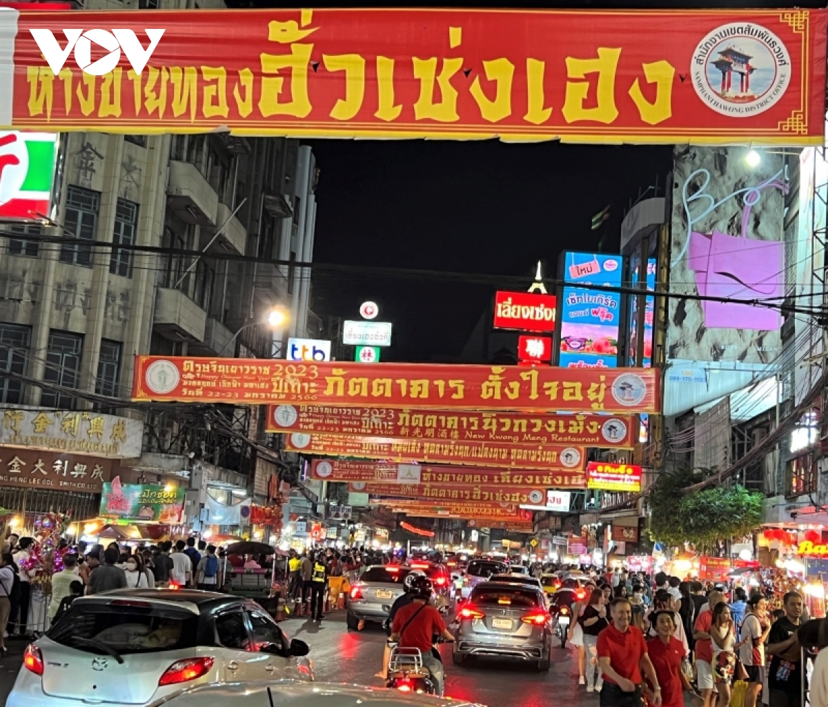 khu pho nguoi hoa tai bangkok lung linh, nhon nhip dip tet quy mao hinh anh 5