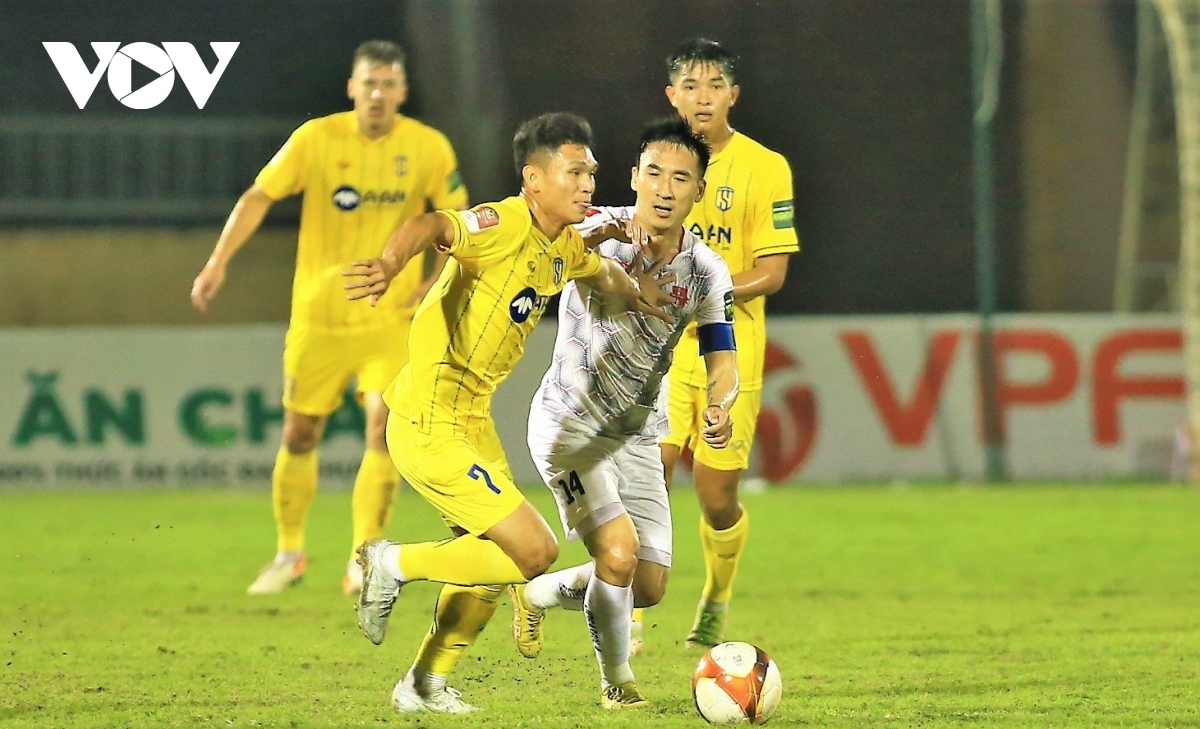 trọng hoàng bỏ lỡ cơ hội, slna bị hải phòng chia điểm hình ảnh 7 trong hoang bo lo co hoi, slna bi hai phong chia diem hinh anh 7