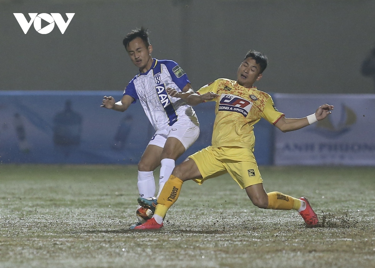 Trực tiếp Thanh Hóa 0-0 SLNA: Trọng tài từ chối bàn thắng - Ảnh 1.