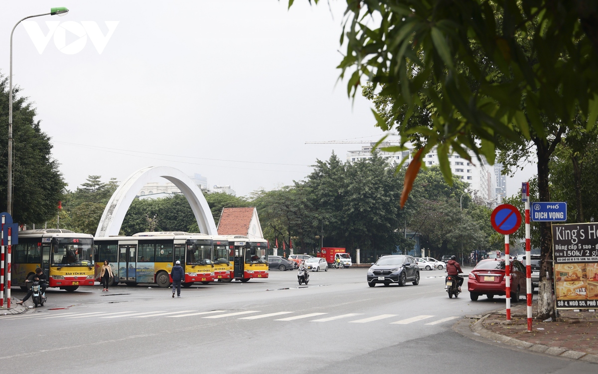 cong vien cau giay xuong cap, nhieu khu vuc bi chiem dung lam bai do xe, ban hang hinh anh 9