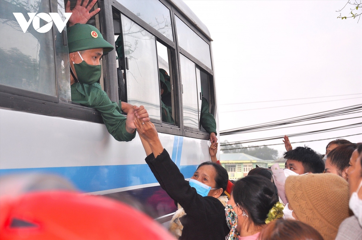 hang ngan thanh nien mien trung len duong ngap ngu hinh anh 7