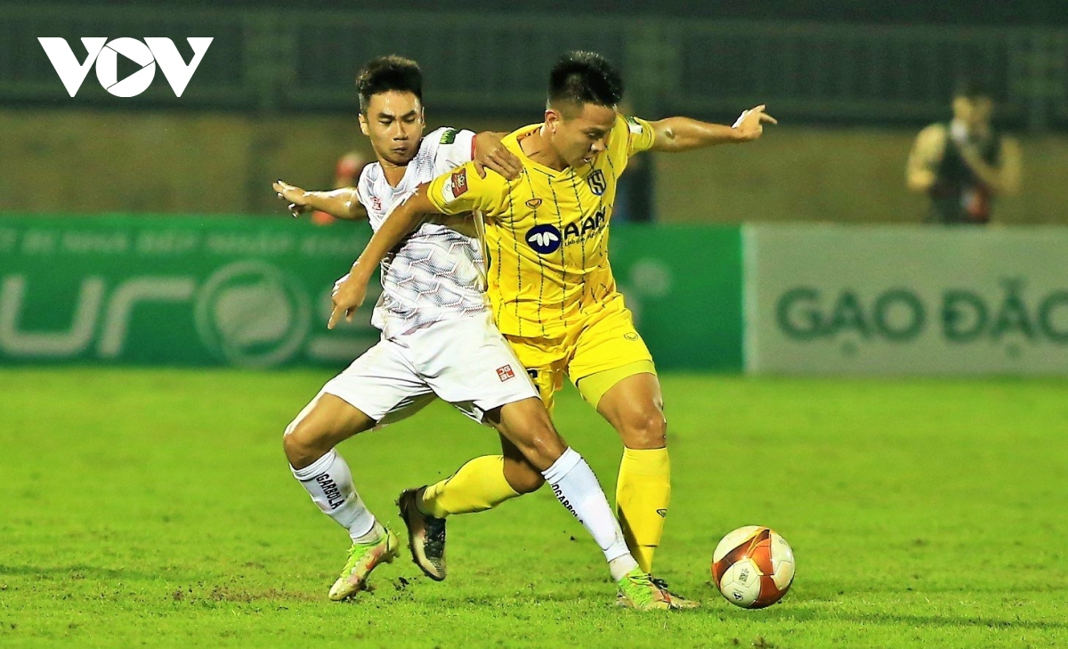 trọng hoàng bỏ lỡ cơ hội, slna bị hải phòng chia điểm hình ảnh 4 trong hoang bo lo co hoi, slna bi hai phong chia diem hinh anh 4