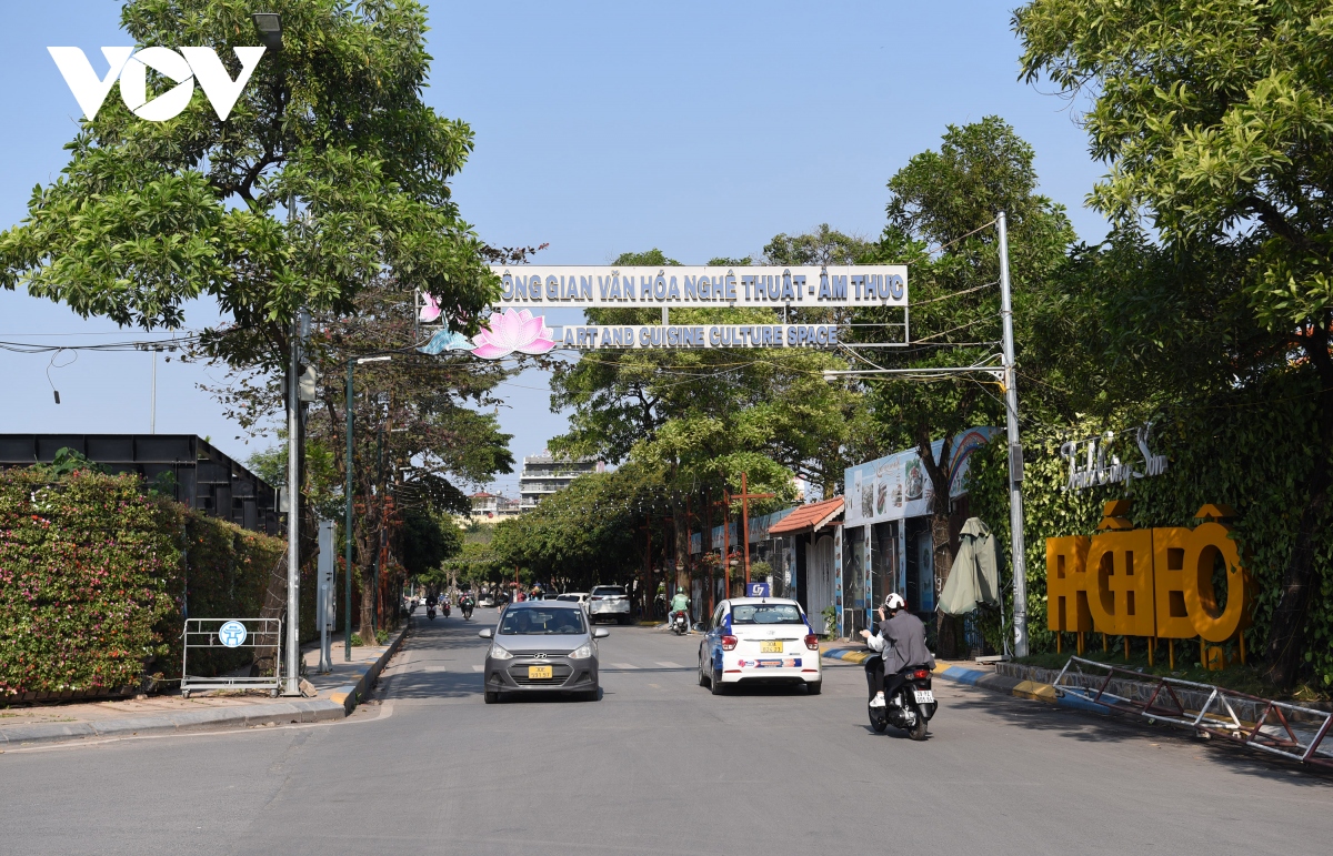 mot so pho di bo o ha noi vang ve, hang quan e am toi cuoi tuan hinh anh 11