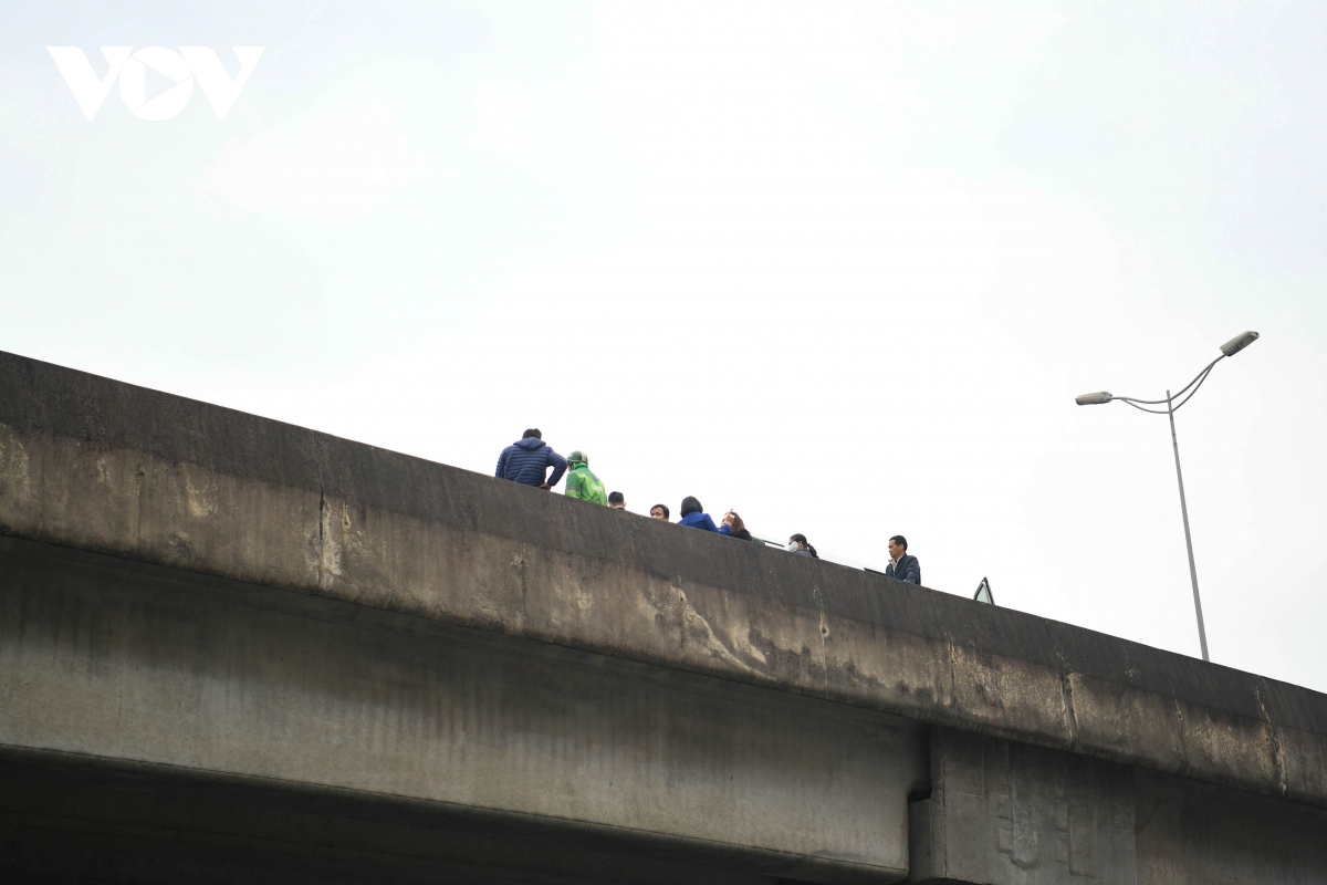 camera hong, vang bong csgt giao thong bat nhao tren duong vanh dai 3 hinh anh 12