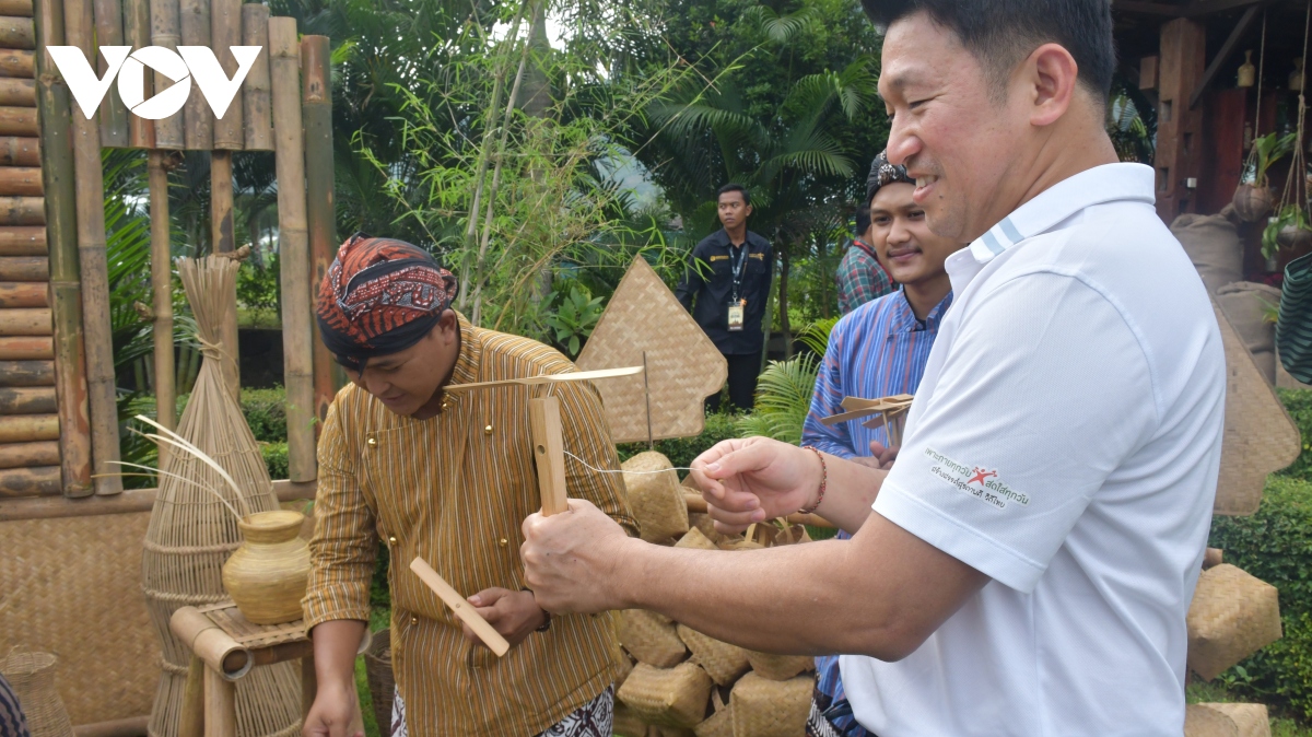 dao quanh pho co yogarka- Diem den sieu uu tien cua indonesia hinh anh 14