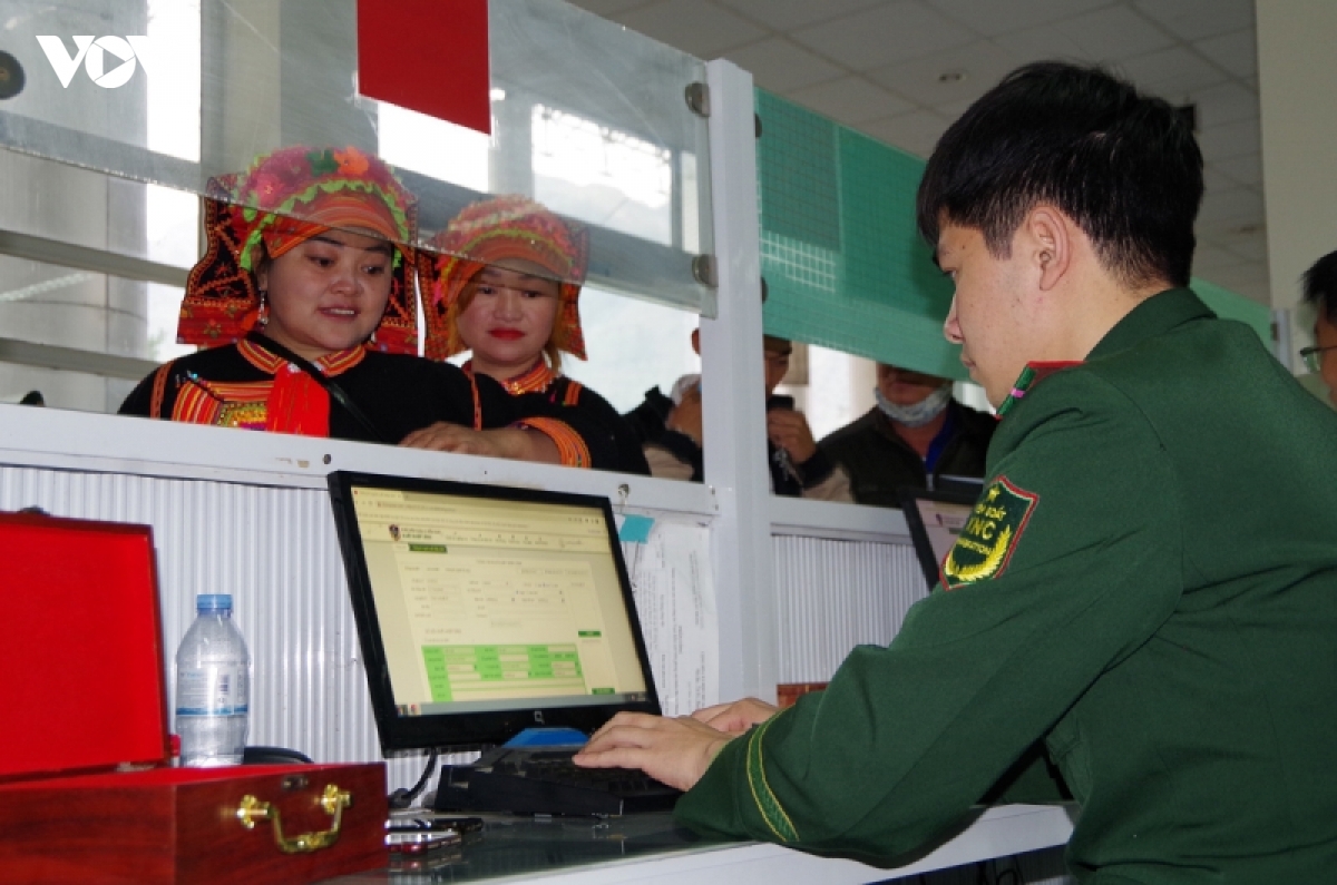 cua khau ma lu thang lai chau lam thu tuc xuat nhap canh sau 3 nam tam dung hinh anh 1