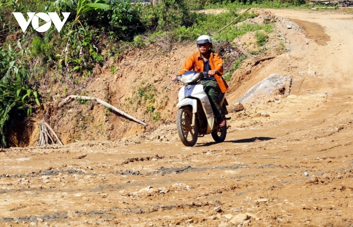 quang nam day nhanh tien do cong trinh giao thong mien nui hinh anh 10