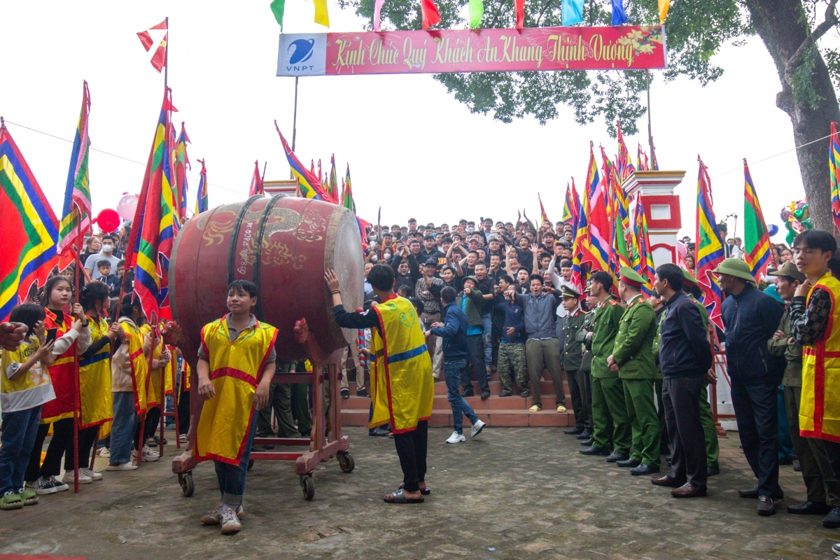 trai lang hien quan chan kieu, nao loan doi cuop phet hinh anh 3