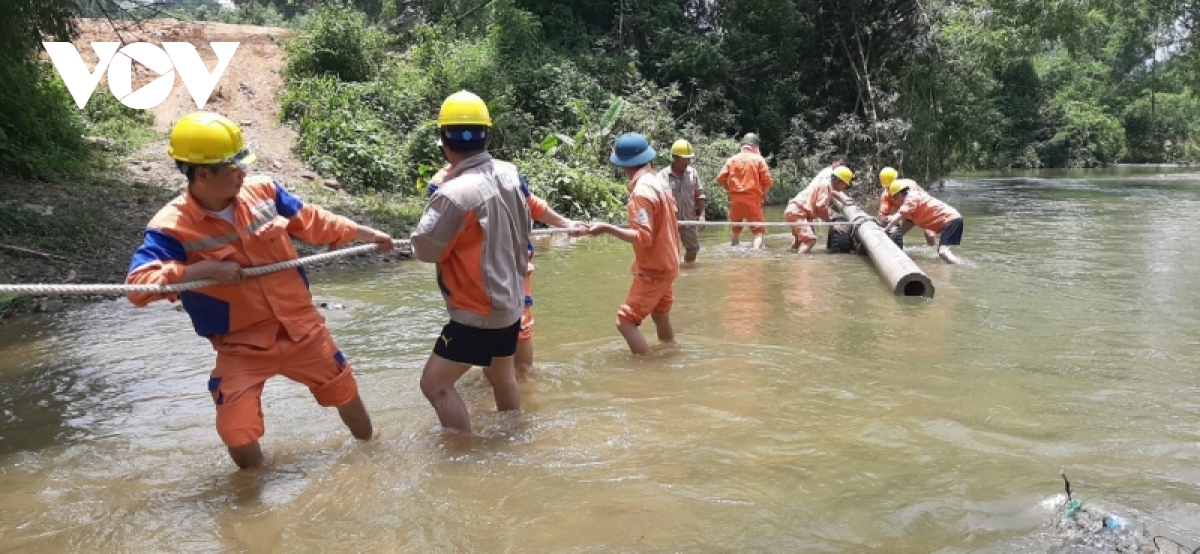 Bắc Kạn tìm giải pháp xóa "thôn trắng" điện lưới quốc gia