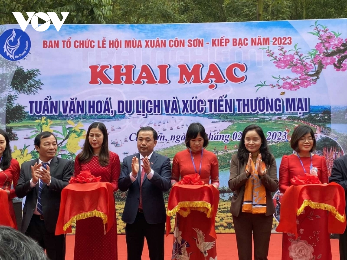 hải dương khai hội mùa xuân côn sơn - kiếp bạc năm 2023 hình ảnh 1 hai duong khai hoi mua xuan con son - kiep bac nam 2023 hinh anh 1