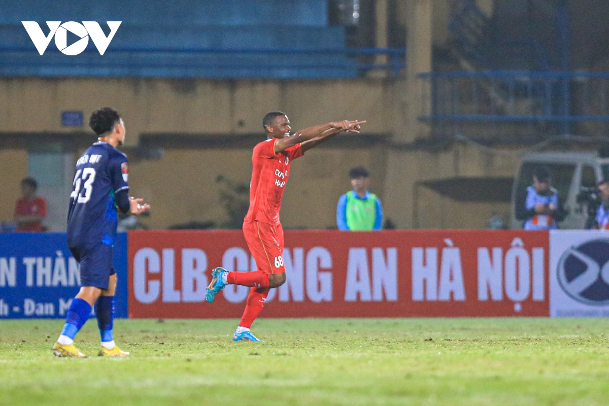 ngoai binh ruc sang, cong an ha noi de bep binh Dinh fc ngay tro lai v-league hinh anh 13