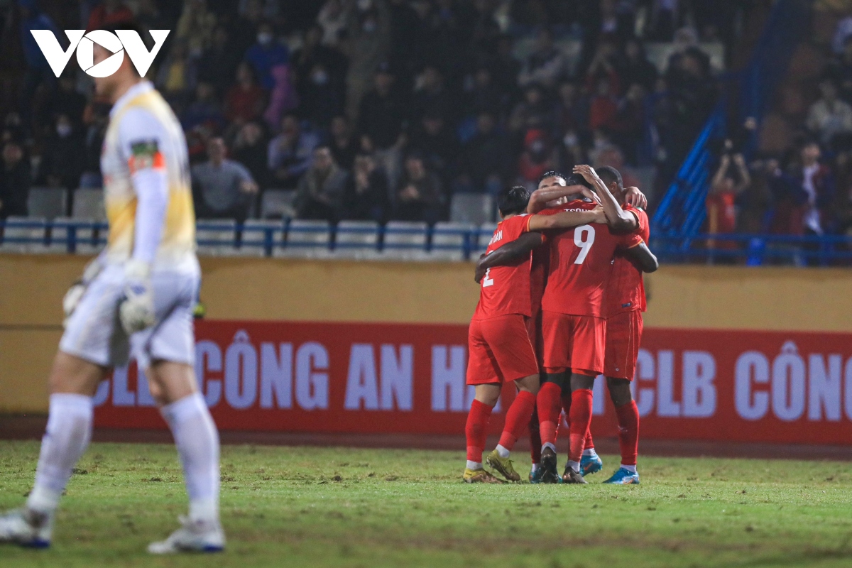 ngoai binh ruc sang, cong an ha noi de bep binh Dinh fc ngay tro lai v-league hinh anh 19